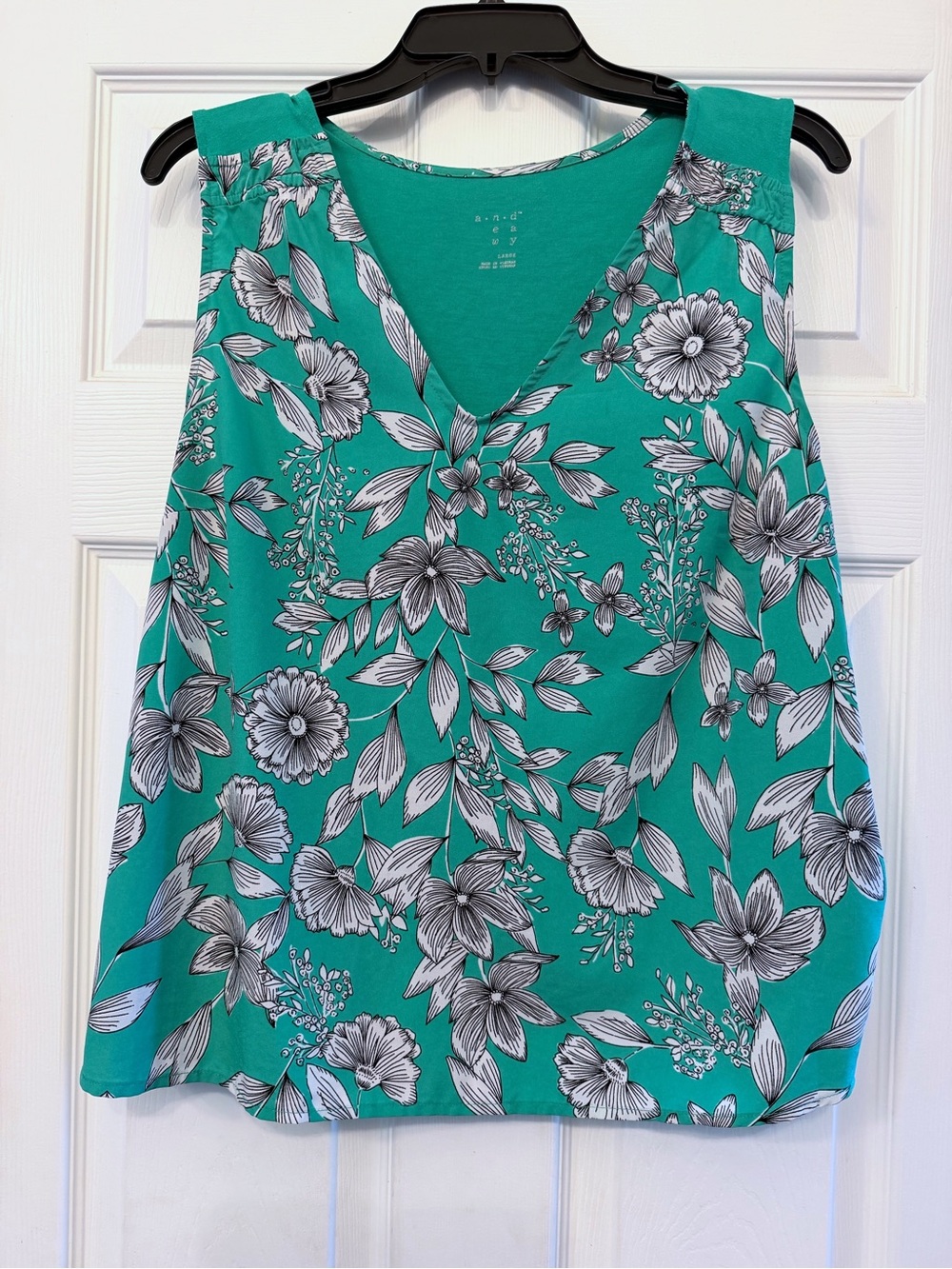 a new day Turquoise Floral V-Neck Sleeveless Top